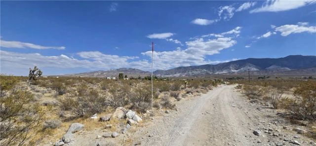 8001 Fairlane, Lucerne Valley, CA 92356