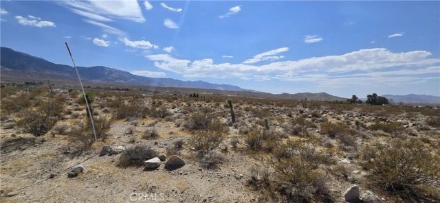 8001 Fairlane, Lucerne Valley, CA 92356