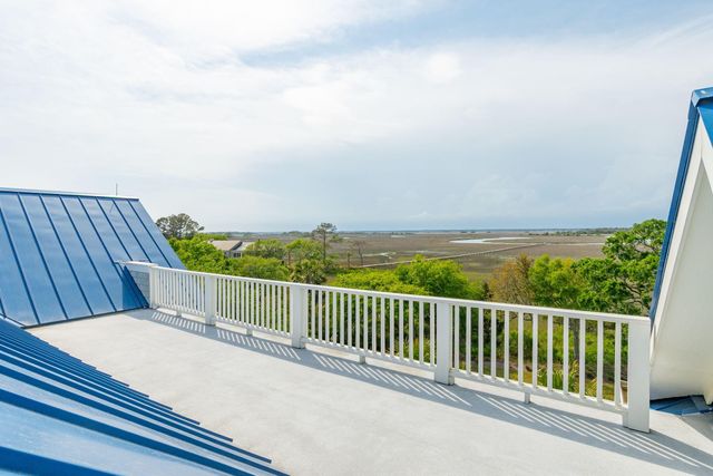 8 Seagrass Lane, Isle Of Palms, SC 29451