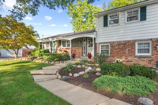 26182 Kiltartan Street, Farmington Hills, MI 48334