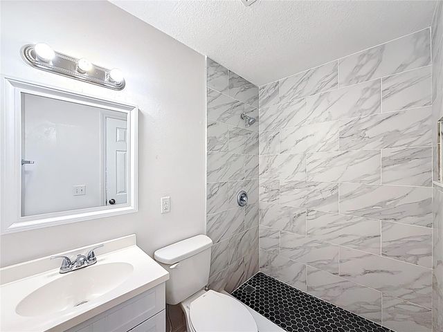 202 FERNWOOD STREET, Leesburg, FL 34748