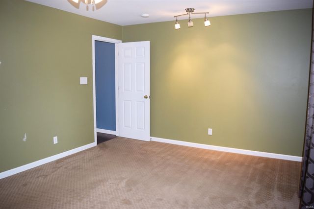 933 Tulip Avenue, Evansville, IN 47711