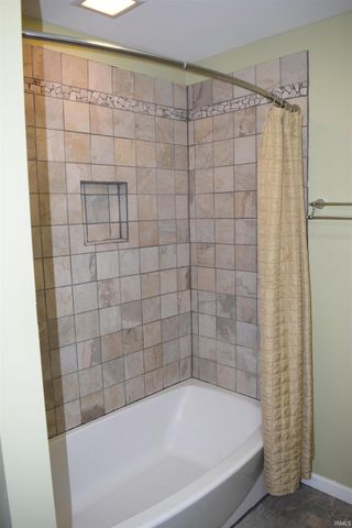 933 Tulip Avenue, Evansville, IN 47711