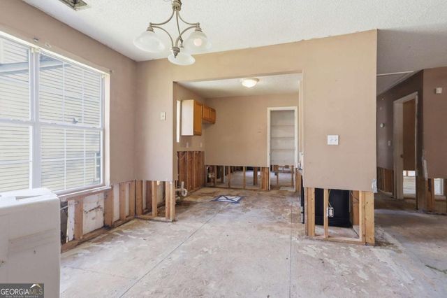 627 Sandys Lane SE, Atlanta, GA 30354