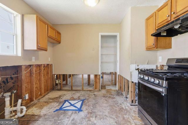 627 Sandys Lane SE, Atlanta, GA 30354