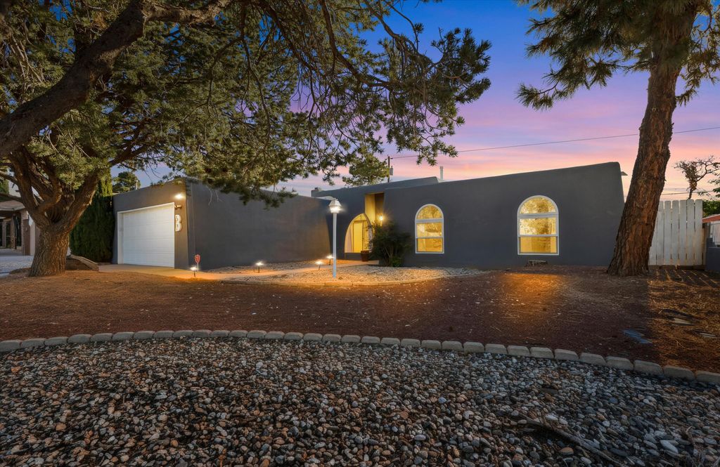8812 Horacio Place NE, Albuquerque, NM 87111