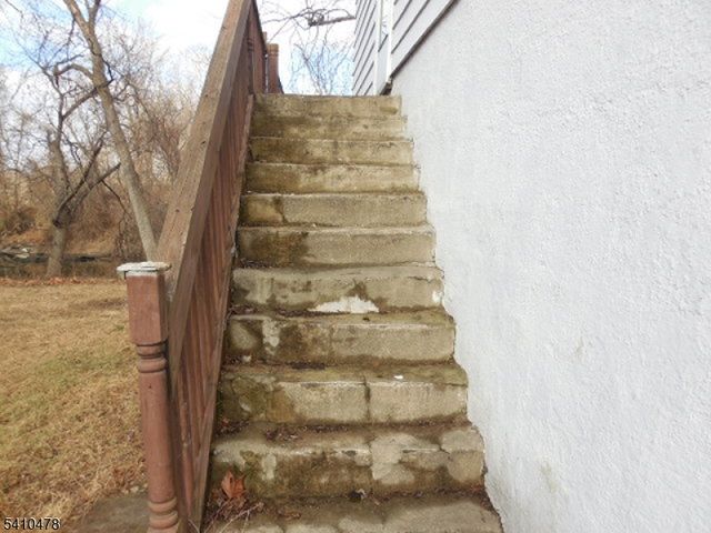 221 Boulevard Dr, Wayne Twp., NJ 07470