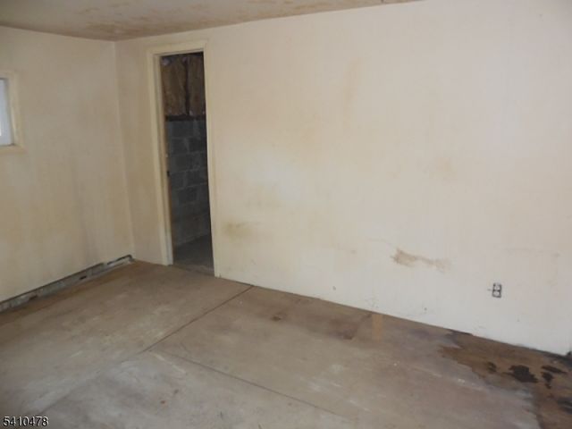 221 Boulevard Dr, Wayne Twp., NJ 07470