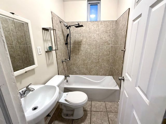 2008 W 23rd Street 1F, Chicago, IL 60608