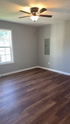159 Hesselly Rd, Decherd, TN 37324