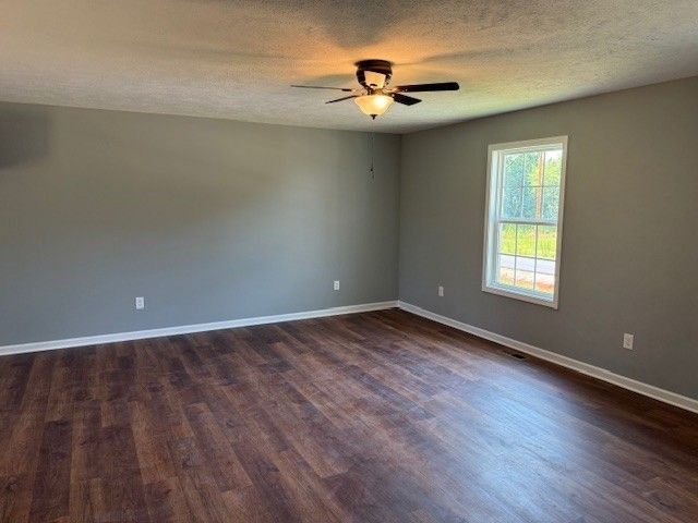 159 Hesselly Rd, Decherd, TN 37324