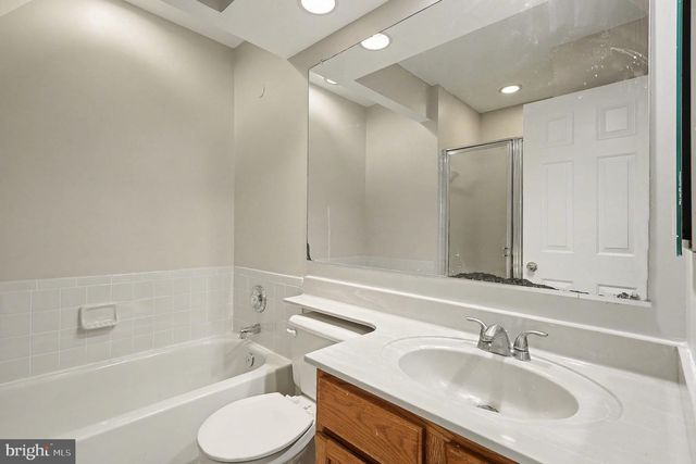 2003 PADDLE BOAT LN, Woodbridge, VA 22192