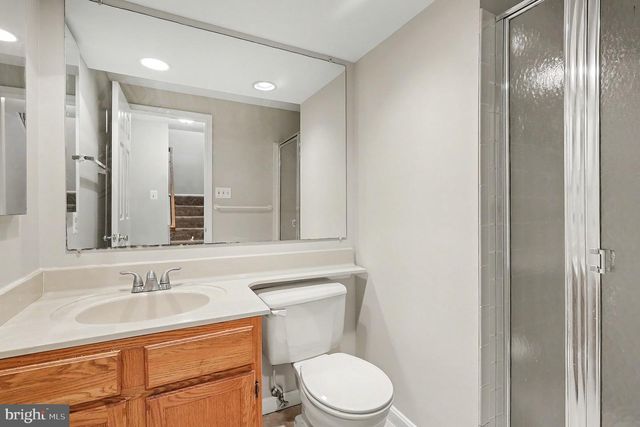 2003 PADDLE BOAT LN, Woodbridge, VA 22192