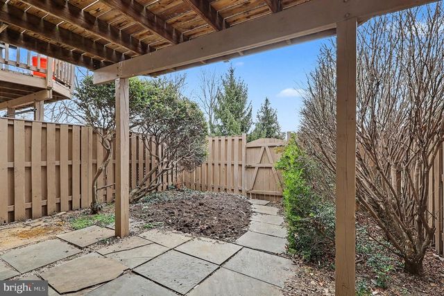 2003 PADDLE BOAT LN, Woodbridge, VA 22192