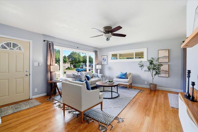 2925 N 124th STREET, Brookfield, WI 53005