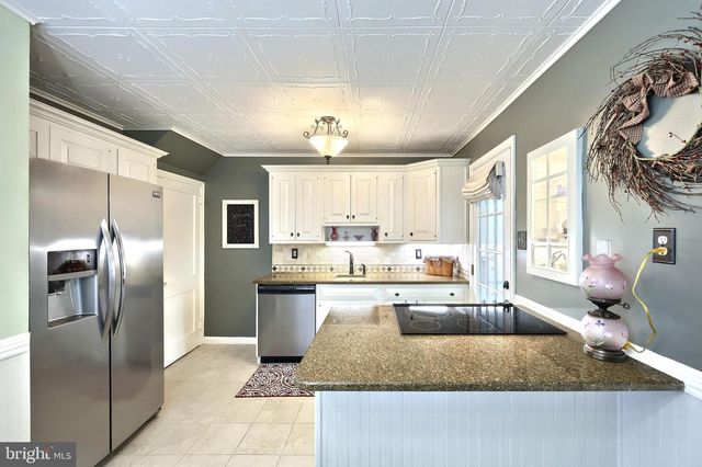 37 S 8TH ST, Columbia, PA 17512