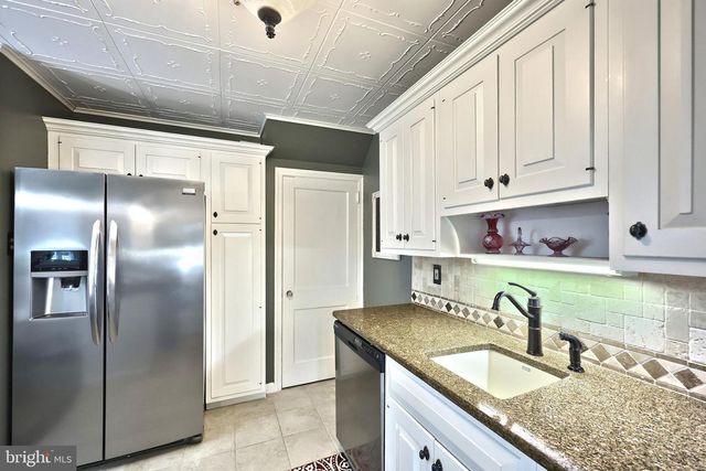 37 S 8TH ST, Columbia, PA 17512