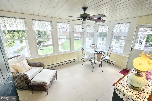 37 S 8TH ST, Columbia, PA 17512
