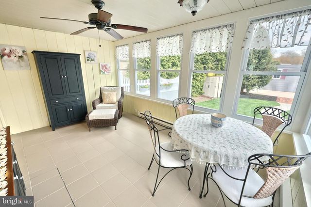 37 S 8TH ST, Columbia, PA 17512