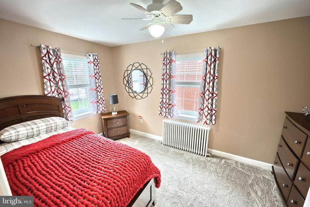 37 S 8TH ST, Columbia, PA 17512