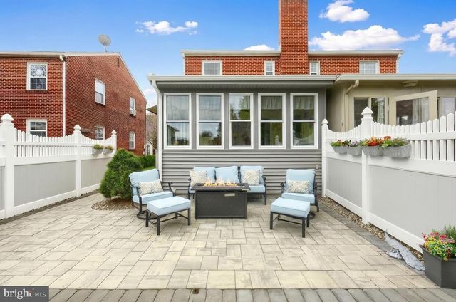 37 S 8TH ST, Columbia, PA 17512