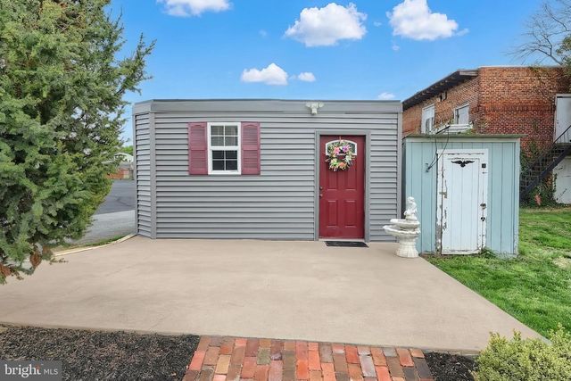 37 S 8TH ST, Columbia, PA 17512