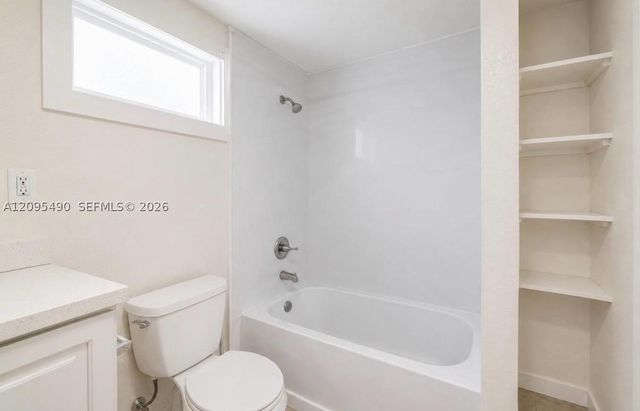 1296 NW 72nd St, Miami, FL 33147