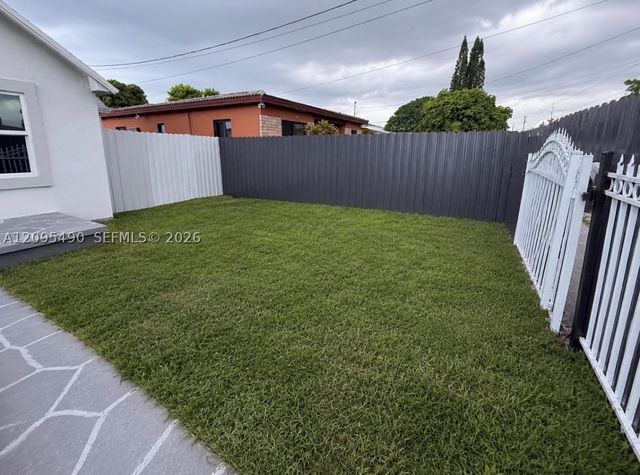 1296 NW 72nd St, Miami, FL 33147