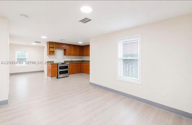 1296 NW 72nd St, Miami, FL 33147