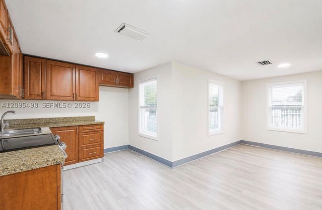 1296 NW 72nd St, Miami, FL 33147