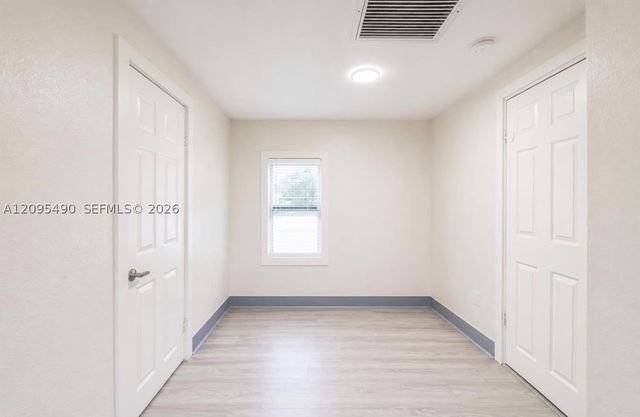 1296 NW 72nd St, Miami, FL 33147
