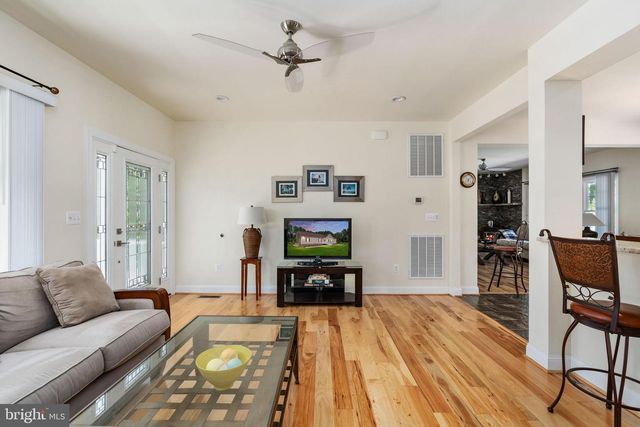 547 TWIN HARBOR RD, Reedville, VA 22539