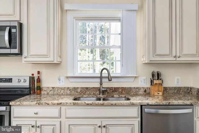 547 TWIN HARBOR RD, Reedville, VA 22539