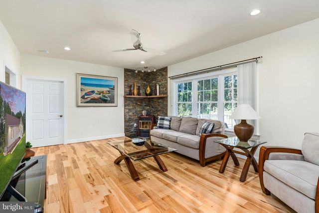 547 TWIN HARBOR RD, Reedville, VA 22539