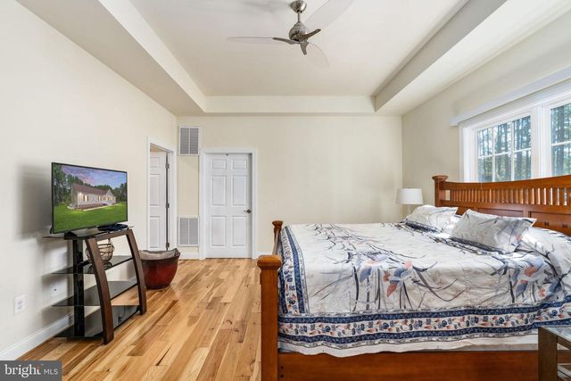 547 TWIN HARBOR RD, Reedville, VA 22539