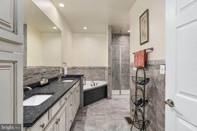 547 TWIN HARBOR RD, Reedville, VA 22539