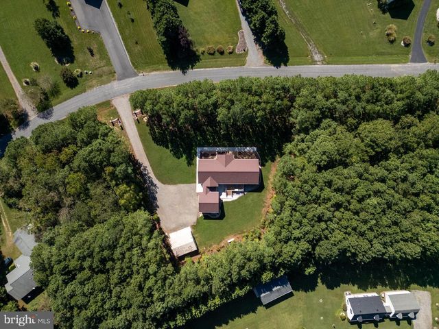 547 TWIN HARBOR RD, Reedville, VA 22539