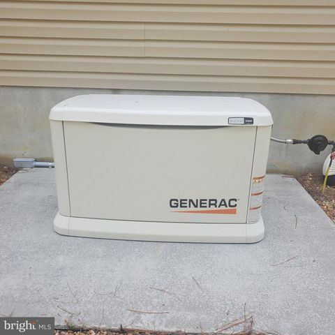 547 TWIN HARBOR RD, Reedville, VA 22539