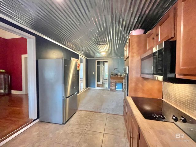 135 S Canoe Road, Atmore, AL 36502