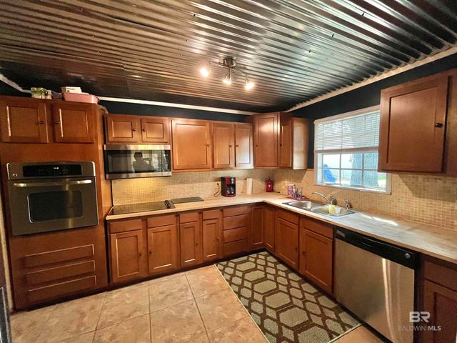 135 S Canoe Road, Atmore, AL 36502