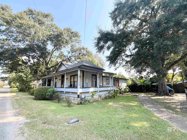 135 S Canoe Road, Atmore, AL 36502