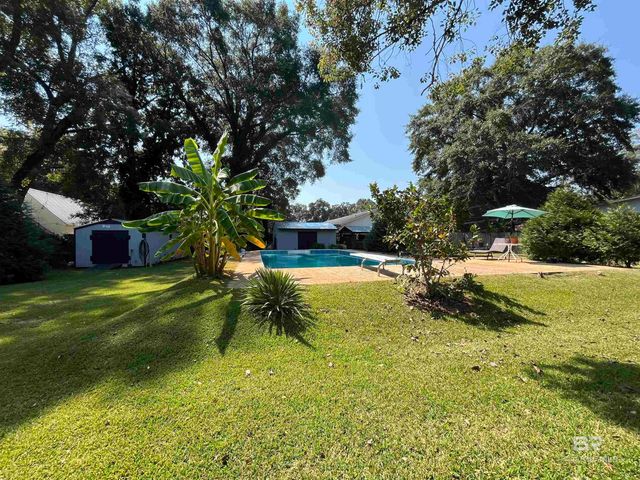 135 S Canoe Road, Atmore, AL 36502