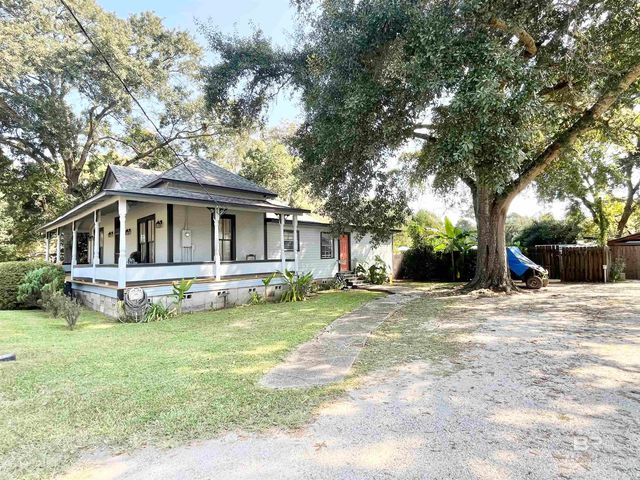 135 S Canoe Road, Atmore, AL 36502