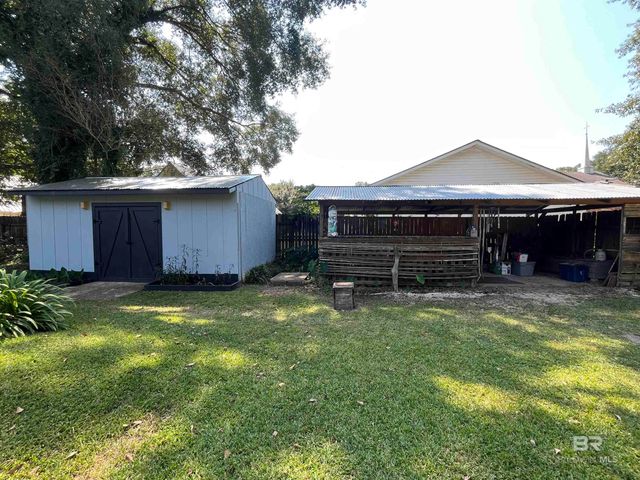 135 S Canoe Road, Atmore, AL 36502