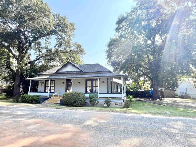 135 S Canoe Road, Atmore, AL 36502