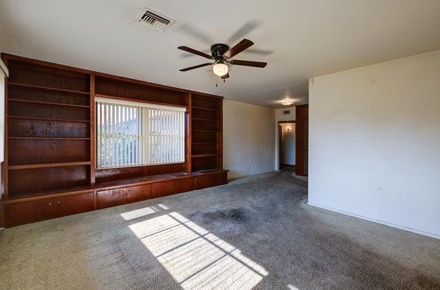 2121 5th Street, Sanger, CA 93657