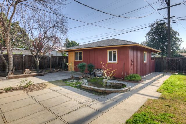 2121 5th Street, Sanger, CA 93657