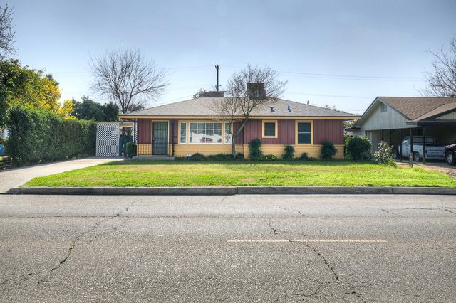 2121 5th Street, Sanger, CA 93657