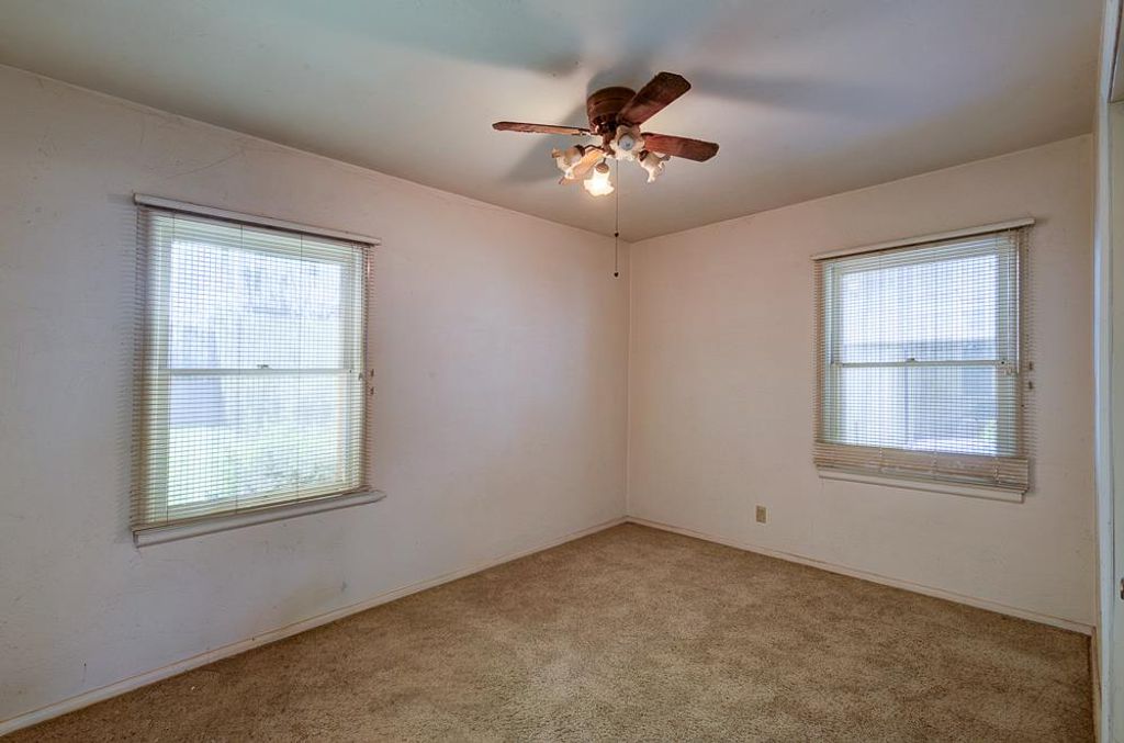 Image 18 of property listing at 2121 5th Street, Sanger, CA 93657