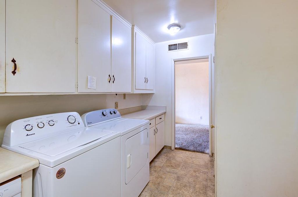 Image 29 of property listing at 2121 5th Street, Sanger, CA 93657